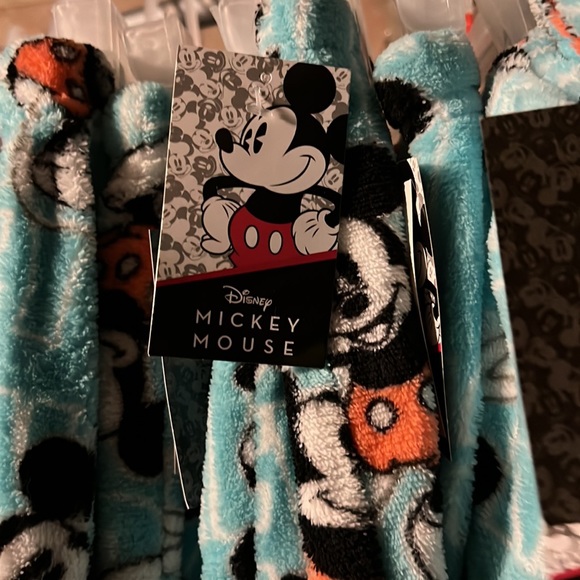 Mickey Mouse - Picture 2 of 2